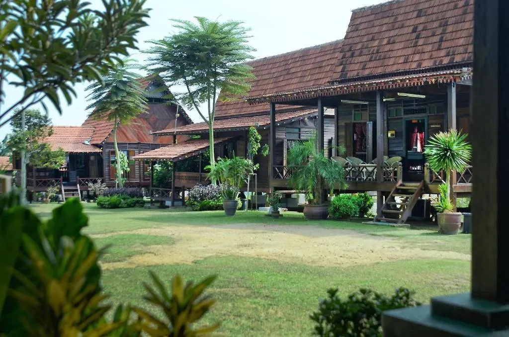 Oyo Home 90745 Desa Balqis Beach Resort-1